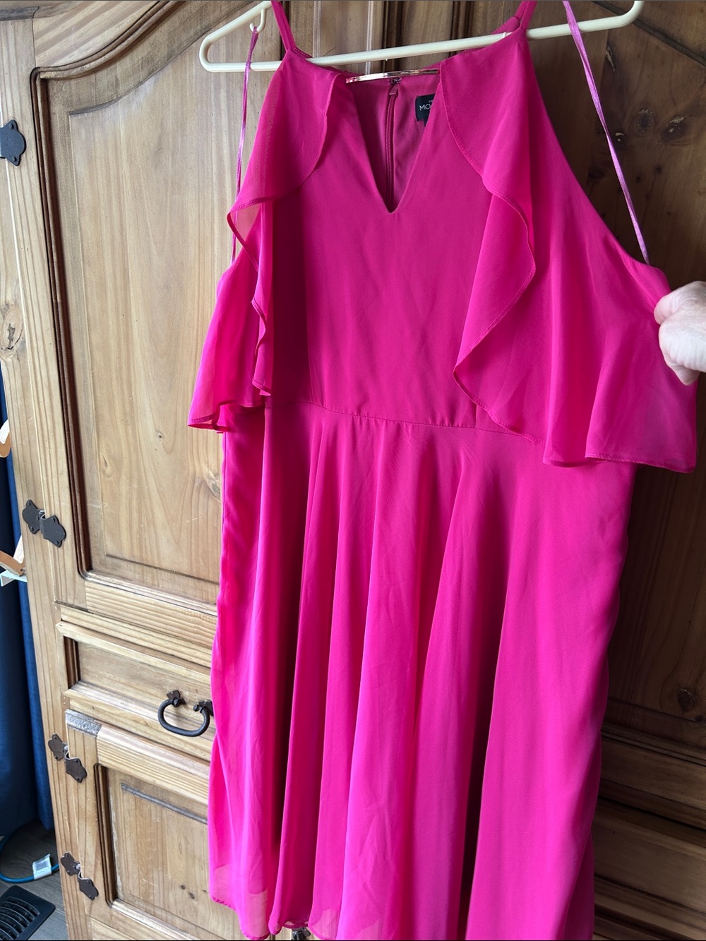 Fuchsia Ruffled Cold-Shoulder Midi Dress - Picture 12 of 14